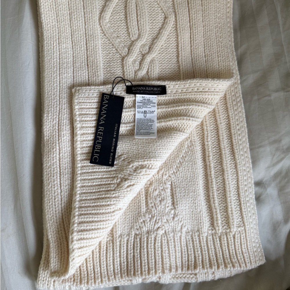 Banana Republic Merino Cable Knit Scarf